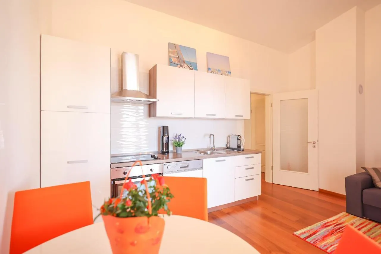 Sunny Terrace With Two Bedroom And Parking Zadar
