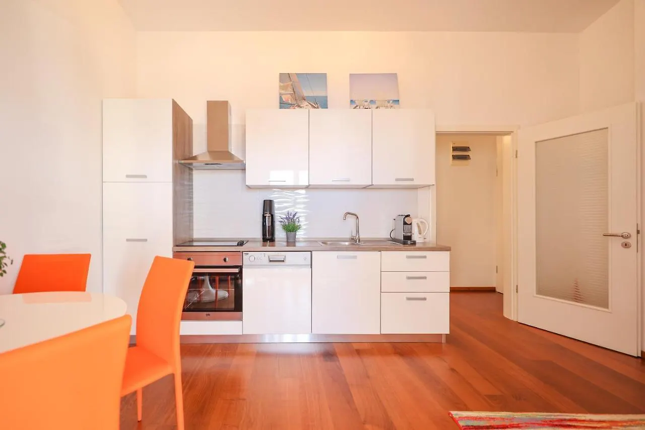 Sunny Terrace With Two Bedroom And Parking Zadar 0*,