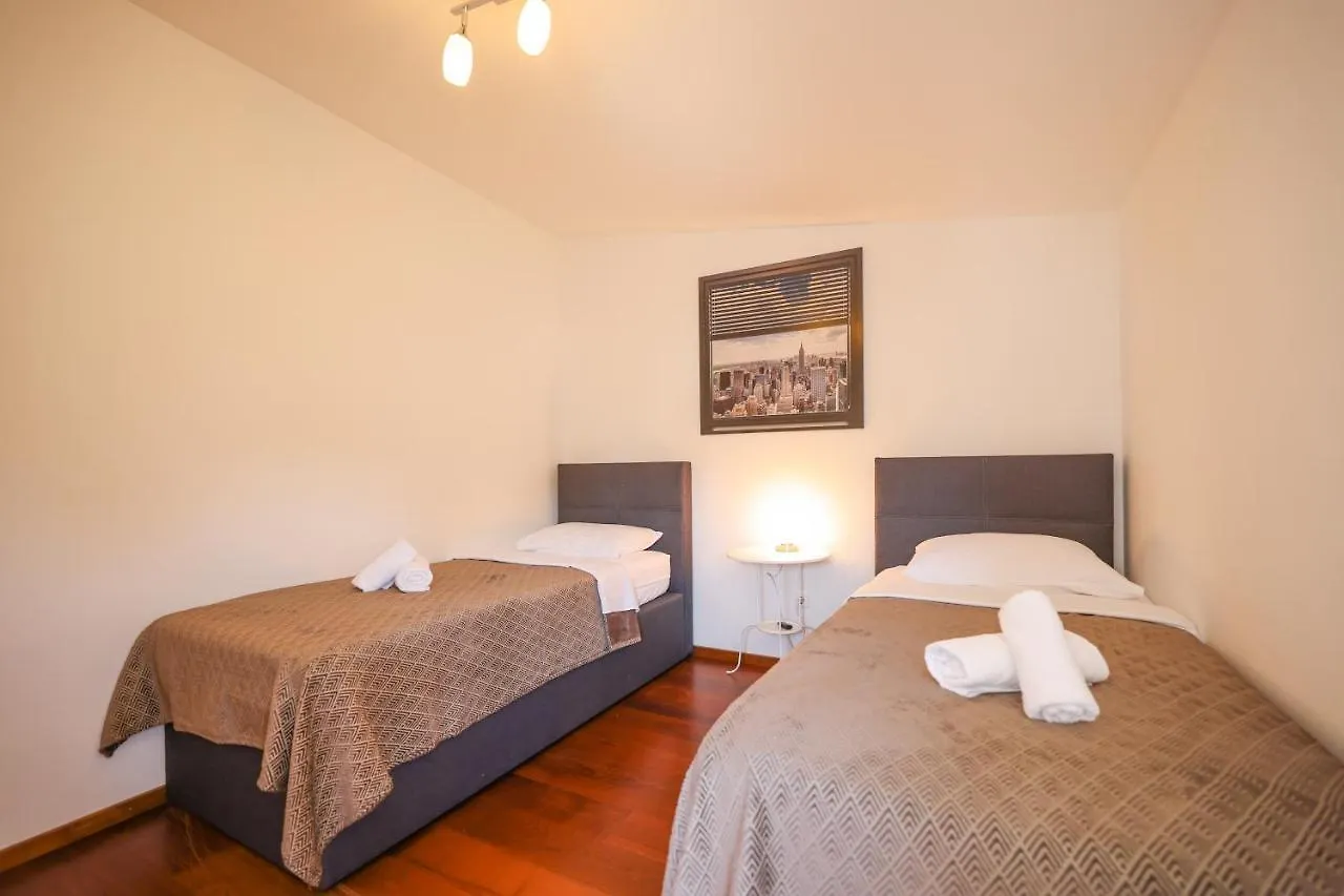 Sunny Terrace With Two Bedroom And Parking Zadar Apartment