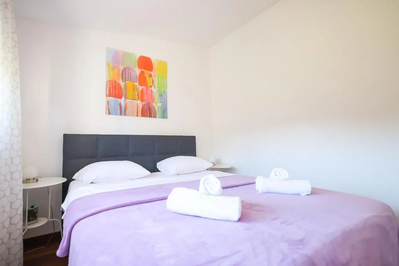 Sunny Terrace With Two Bedroom And Parking Zadar Apartment