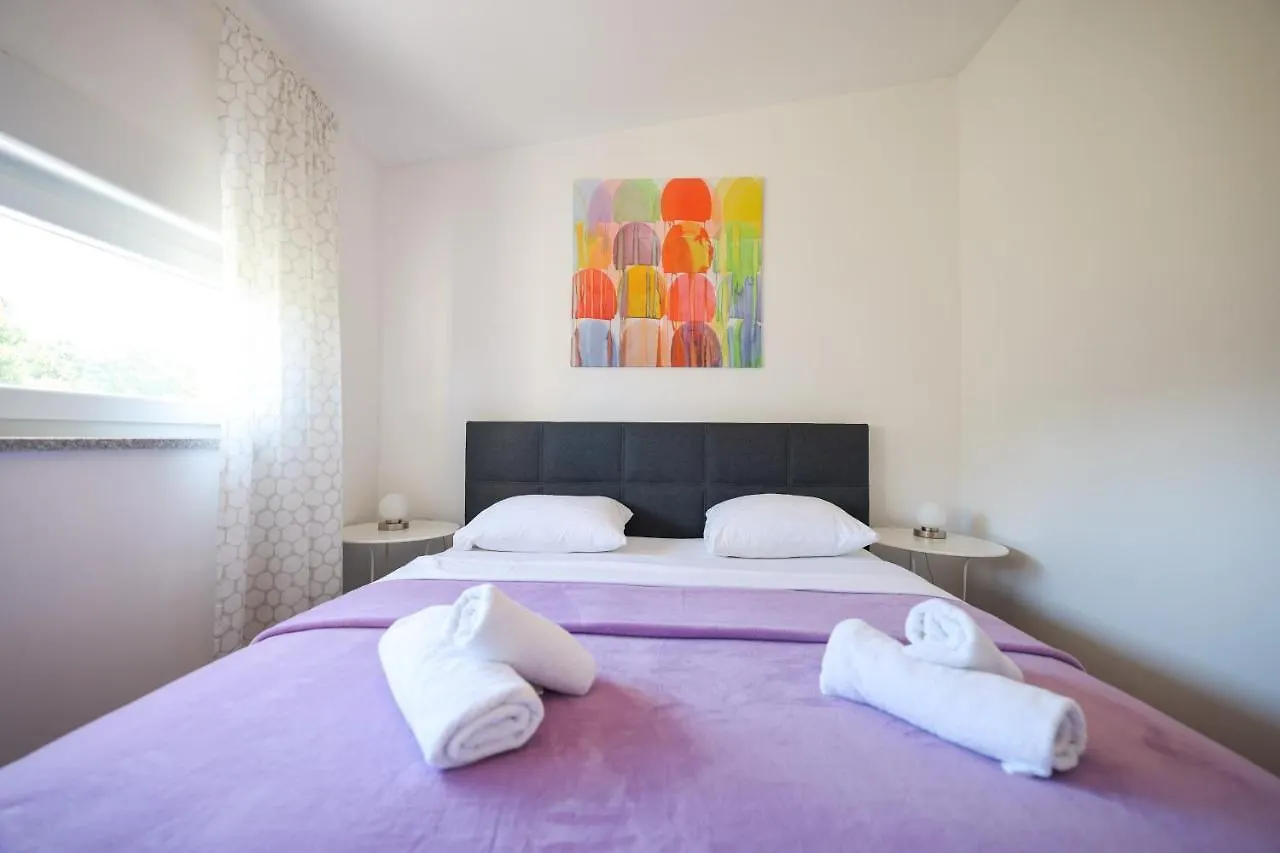 Sunny Terrace With Two Bedroom And Parking Zadar