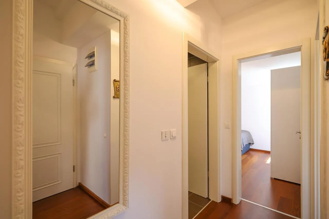 Sunny Terrace With Two Bedroom And Parking Zadar Croatia