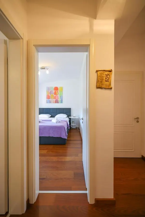 Sunny Terrace With Two Bedroom And Parking Zadar Apartment